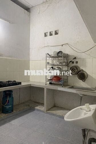 Nhà Cấp 4 Sát mặt tiền Lê Trọng Tấn 126 Mét - Sổ Hồng 