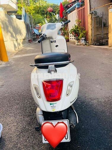 Piaggio Vespa Trắng Đã sử dụng