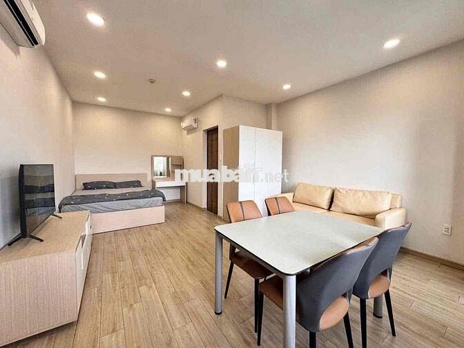 Cho thuê căn hộ ban công cao cấp ngay Phan Đăng Lưu