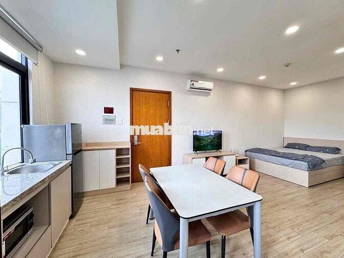 Cho thuê căn hộ ban công cao cấp ngay Phan Đăng Lưu