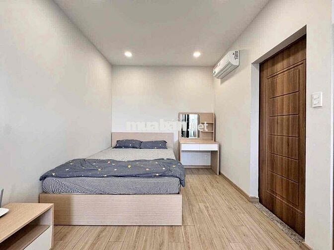 Cho thuê căn hộ ban công cao cấp ngay Phan Đăng Lưu