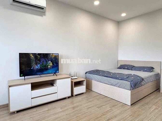 Cho thuê căn hộ ban công cao cấp ngay Phan Đăng Lưu