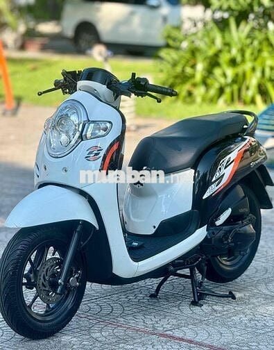 Scoopy 2020 Trắng đen biển 43. Trả trước 10TR