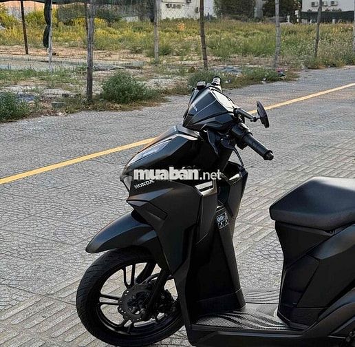 Bán Vario 2024 odo lướt vài ngàn km,màu đen nhám