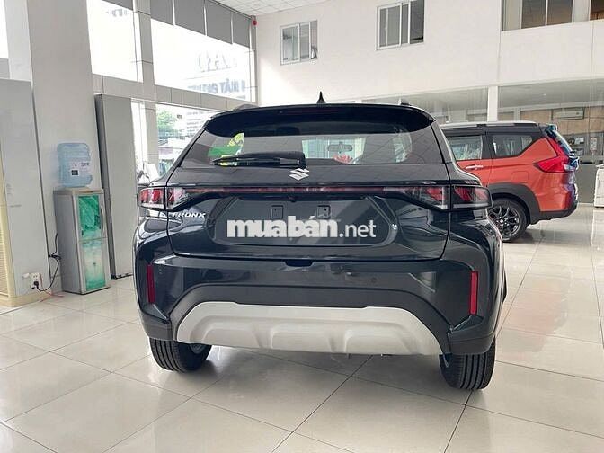 Suzuki Fronx 5 chỗ giá ưu đãi, chỉ 150 triệu có xe
