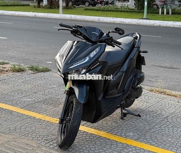 Bán Vario 2024 odo lướt vài ngàn km,màu đen nhám