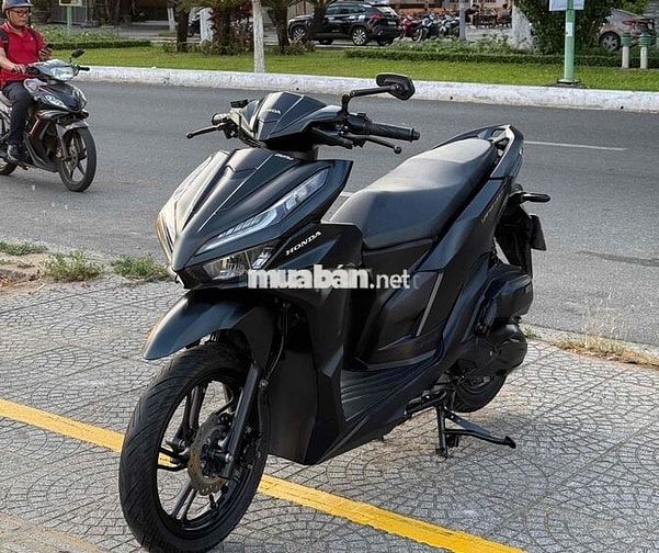 Bán Vario 2024 odo lướt vài ngàn km,màu đen nhám