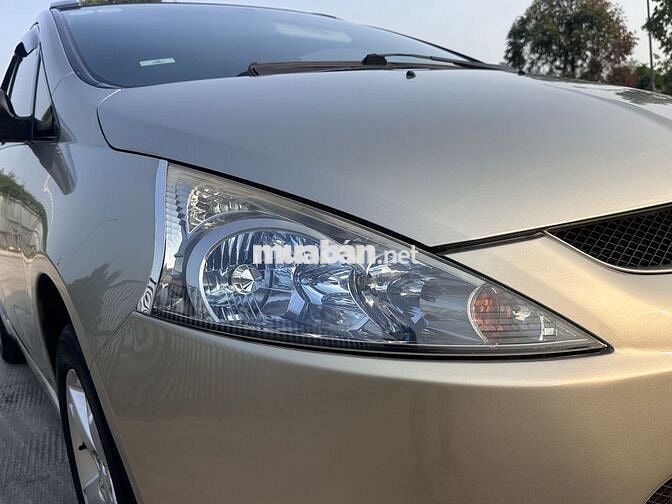 Mitsubishi Grandis 2009 Vàng cát