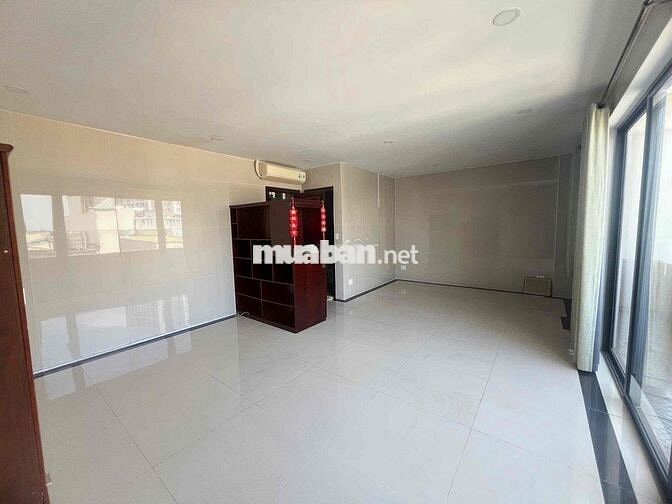 SIÊU PHẨM  BIỆT THỰ KHU BÊN SÔNG GẦN GIGAMALL,CÓ THANG MÁY,HẦM 4 TẦNG