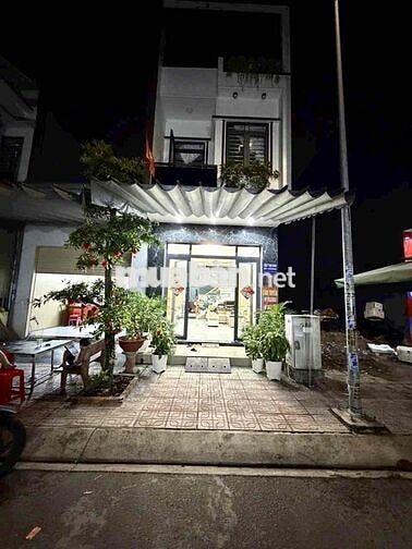 nhà lầu trệt Bình Chuẩn,Thuận An,3p ngủ đầy đủ nội thất,đường 7m