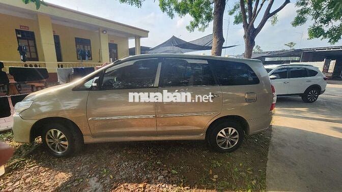 Toyota Innova 2015 J Vàng cát