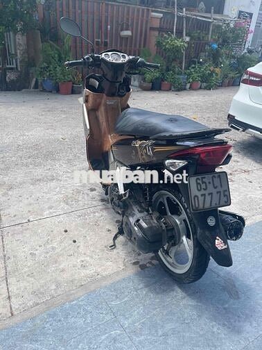 Yamaha Novo màu Nâu Bạc Đen