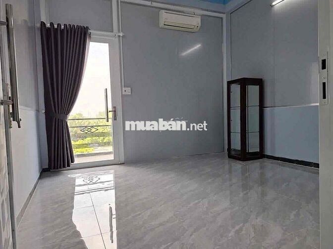 cho thuê mặt tiền Tạ Quang Bửu diện tích 40 mét thoáng mát có đầy đủ