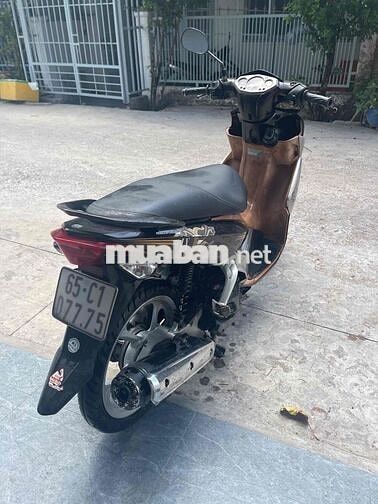 Yamaha Novo màu Nâu Bạc Đen
