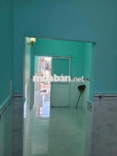 nguyên căn cấp 4 hẻm xe hơi giá 4,5tr/1 tháng còn bớt