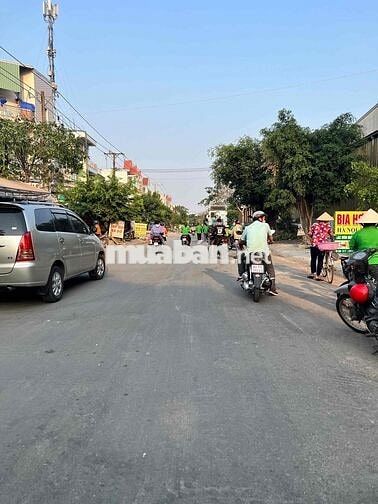 bán nhà 3 lầu mặt tiền đường kinh doanh sầm uất tại tân đông hiệp,d.an