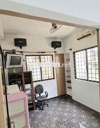 Hẻm Xe Hơi - Cách Mạng Tháng 8 Quận 10 - 40M2 3 Tầng 2 PN - 16 Triệu