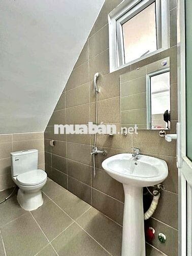CHO THUÊ CĂN HỘ 2 PHÒNG VIEW ĐẸP ĐƯỜNG CAO THẮNG GIÁ 9,8 TRIỆU/THÁNG
