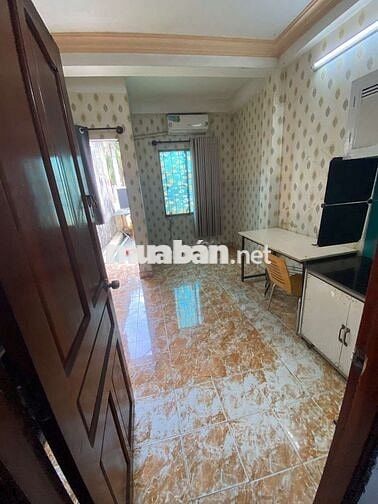 Phòng 20m2- Ban Công Máy Lạnh. Ngay Ngã 4 P.V Trị - N. T. Sơn - P1 GV