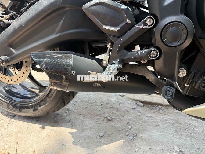 Triumph Trident 660 Đen Thể thao