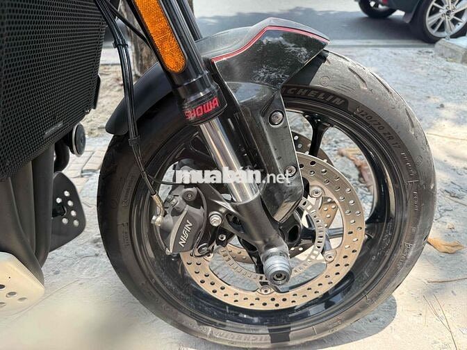 Triumph Trident 660 Đen Thể thao