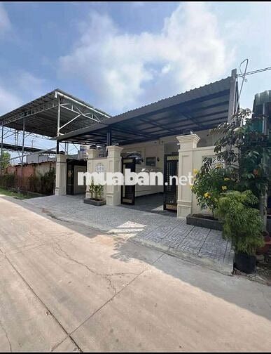 Bán nhà cấp 4 sổ hồng riêng, DT 100m2 ngay KDC Phong Phú giá 730triệu
