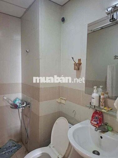 Cho thuê căn hộ chung cư Tô ký Tower. 61m2. 2pn 2wc.
