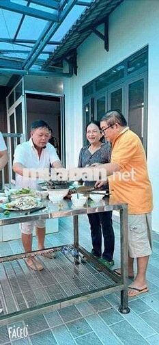 khu nghỉ dưỡng và mặt bằng kinh doanh
