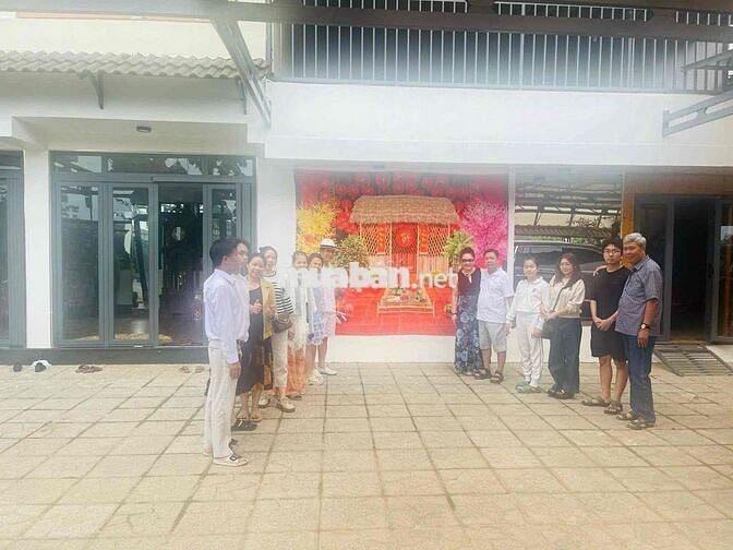 khu nghỉ dưỡng và mặt bằng kinh doanh