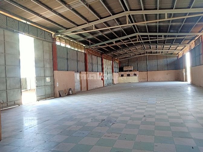 Nhà xưởng diện tích 1000m2, khuôn viên 3175m2