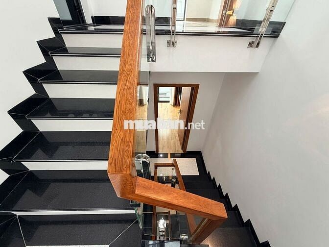 Nhà trung tâm phố An Dương, 4 tầng hiện đại đường thông oto