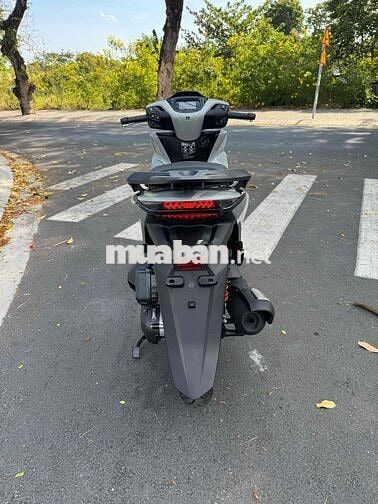 Honda SH 160 ABS 2026 Xám 284 km. em bao ra tên