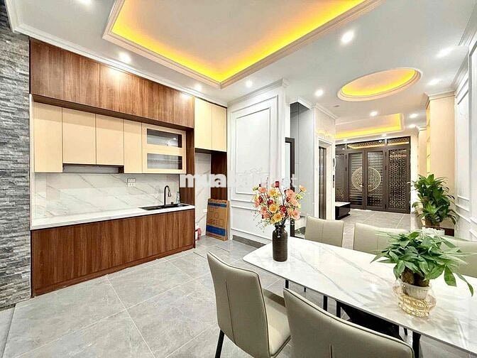 sốc! Trần Khát Chân nhà mới 20m ra ô to chánh 40m2 x5T giá 6.85 tỷ