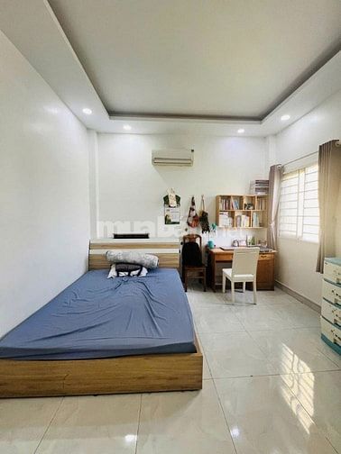 NHÀ ĐẸP QUẬN 7 – 3 TẦNG ĐÚC – NGANG GẦN 6M HIẾM- Chỉ 5 Tỷ 990