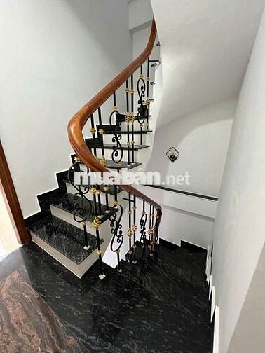 Cho thuê nhà Gia Quất,ô tô đỗ, 4PN–Nhà Mới Full Nội Thất. Giá 8 Triệu