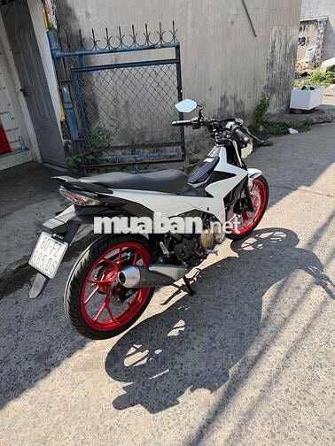 Suzuki Satria 150 Trắng Zin