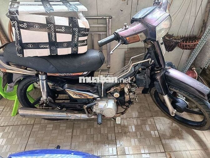 Honda Dream Đen
