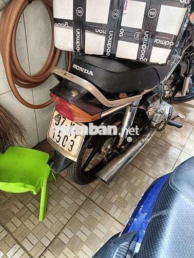 Honda Dream Đen