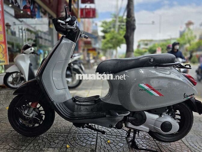 Piaggio Vespa Sprint Xám 40000 km