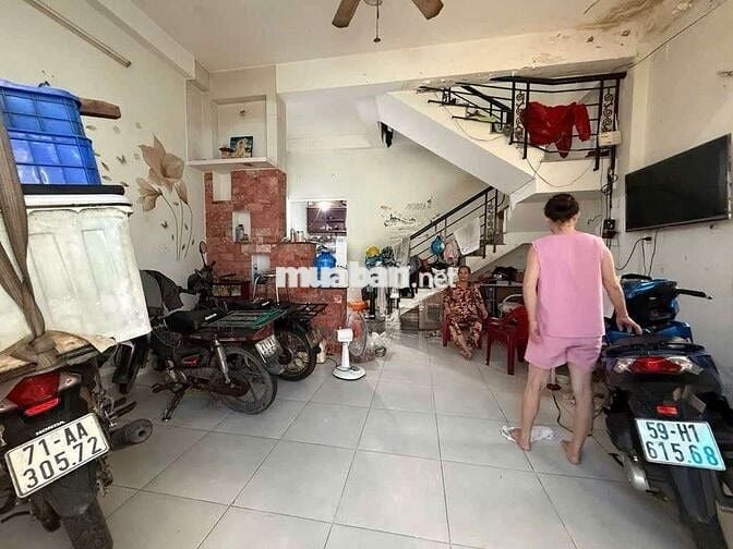 NHÀ 40,3M2 HẺM 54 TRẦN XUÂN SOẠN 40,3 1 TRỆT 1 LẦU KẾ CẦU TÂN THUẬN