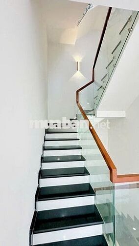 BÁN NHANH CĂN NHÀ PHỐ KINH DOANH LÁI THIÊU - Đ.NGUYỄN VĂN TIẾT TT 5% 