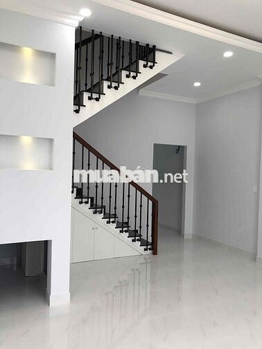 Nhà 2 tầng 5x27 sân vườn rộng đ.Lê Văn Lương