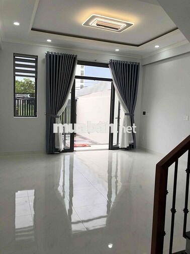 Nhà 2 tầng 5x27 sân vườn rộng đ.Lê Văn Lương