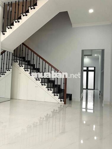 Nhà 2 tầng 5x27 sân vườn rộng đ.Lê Văn Lương