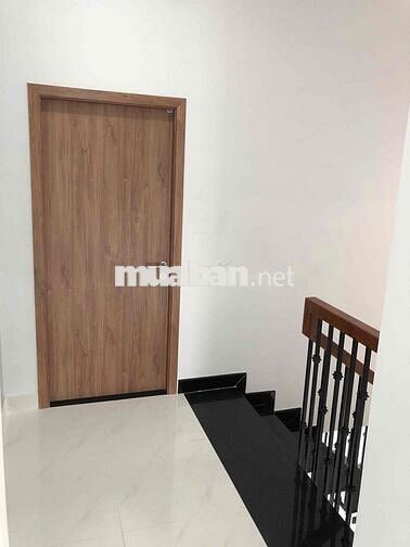 Nhà 2 tầng 5x27 sân vườn rộng đ.Lê Văn Lương