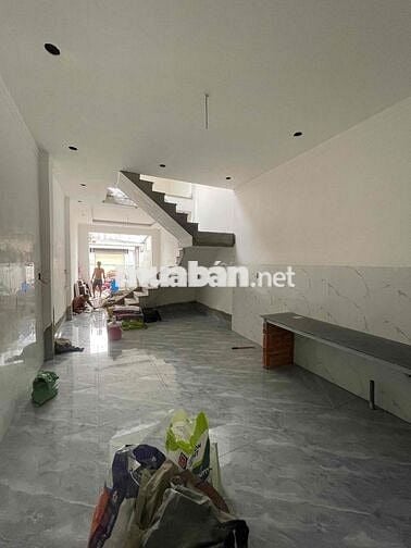 nhà 1T1L cách chợ kp2 100m thổ cư 100% đường 6m thông NGỘP BÁN GẤP