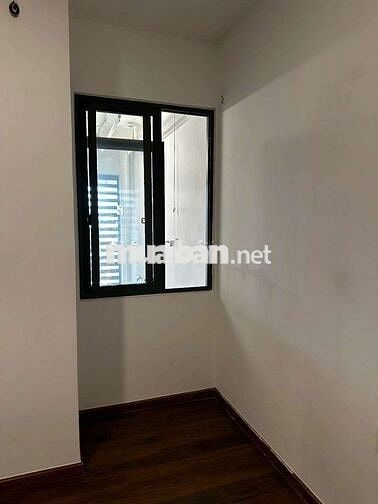 Bán nhanh căn 2PN 2WC trống . 4ty2 view ngoại khu, 4ty3 view nội khu