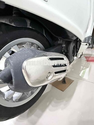 Piaggio Vespa Trắng