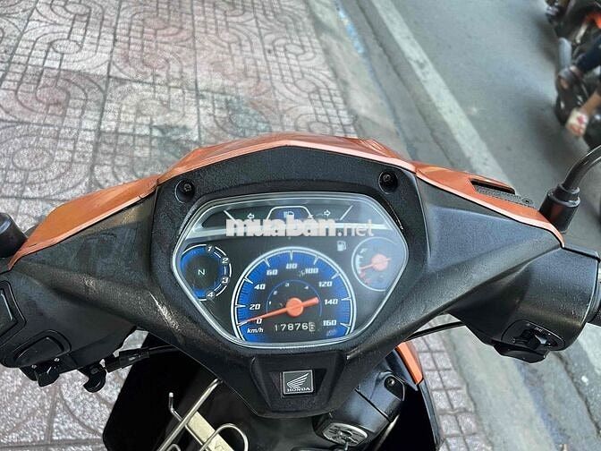 Blade Cam đen 17876 km cầm đồ xe chứng uỷ quyền