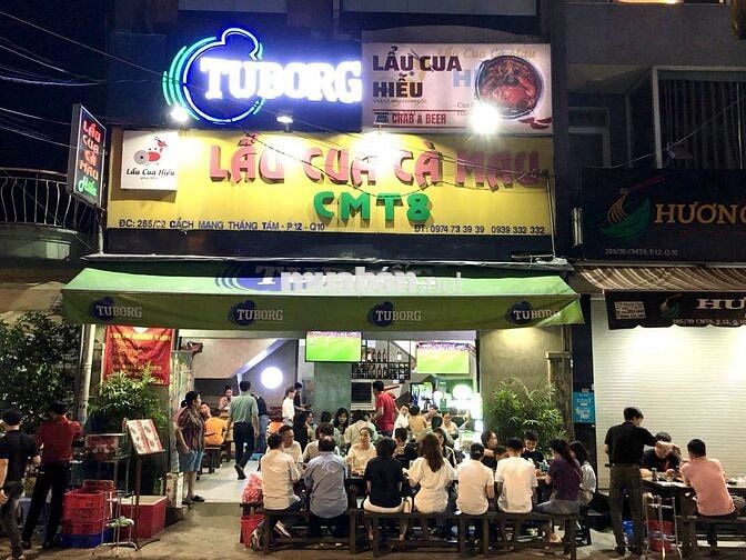Tuyển nhân viên bưng đồ ăn 